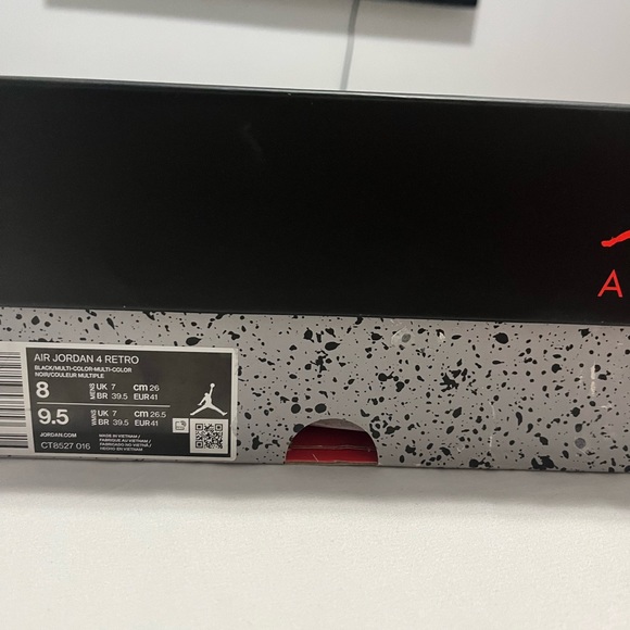 Air Jordan 4 Retro - Picture 2 of 7